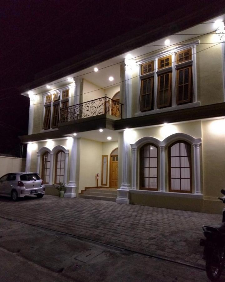 Bluefire Homestay Syariah Banyuwangi  Ngoại thất bức ảnh